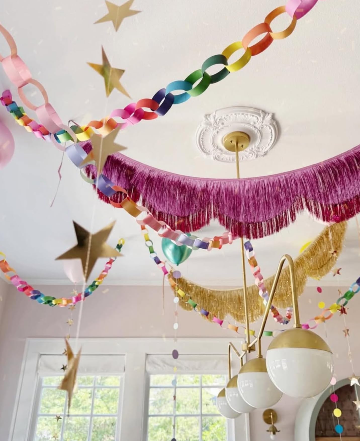Five-foot xo, Fetti banner provides versatile backdrop for venues