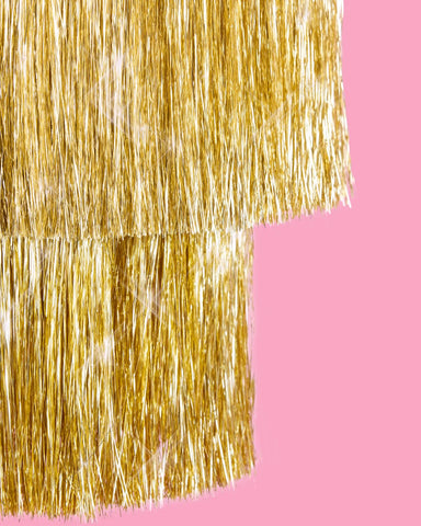 xo Fetti luxe gold shine chandelier enhances photos and centerpiece setups