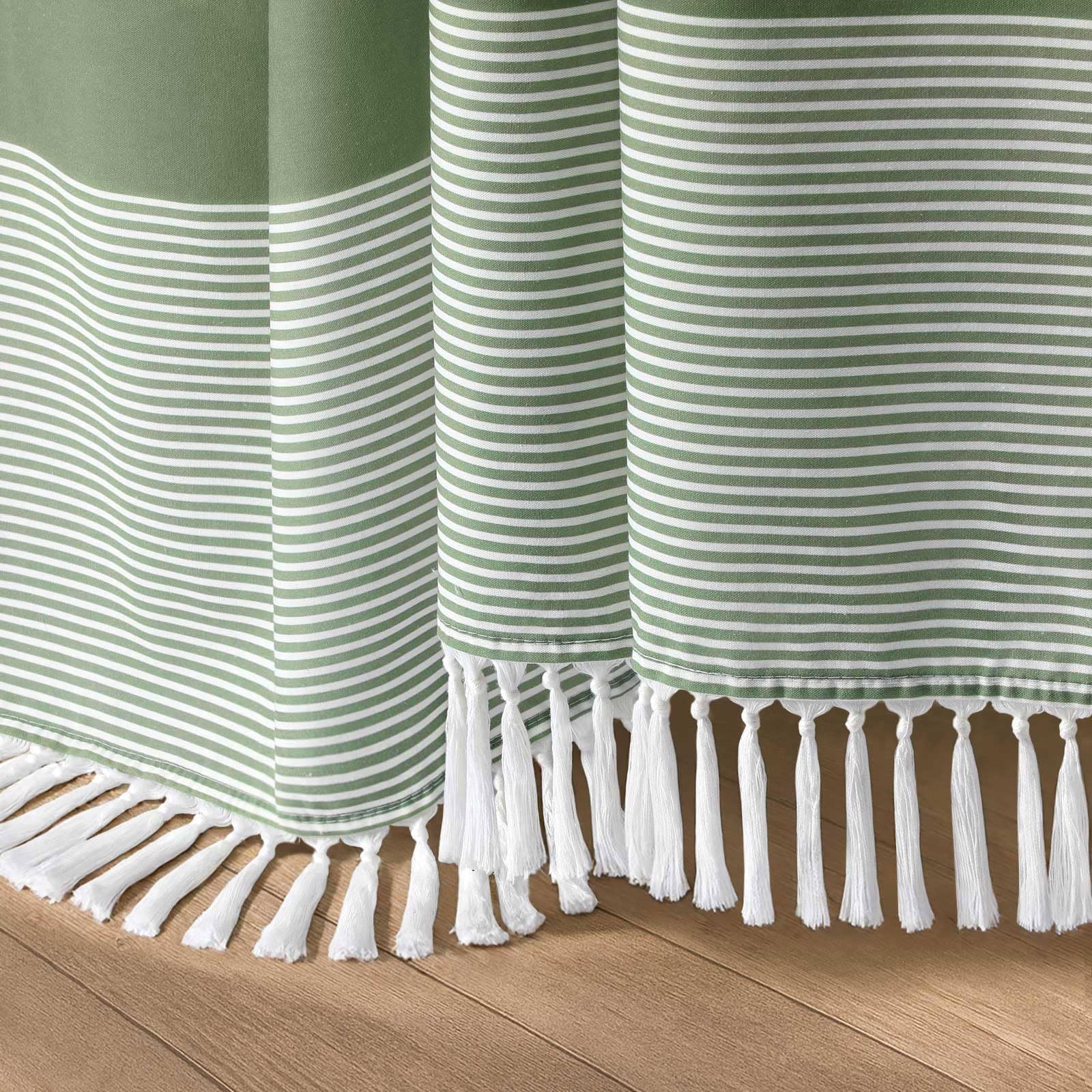 XOGUIBO 72x72 shower curtain fits standard rods for versatile bathrooms