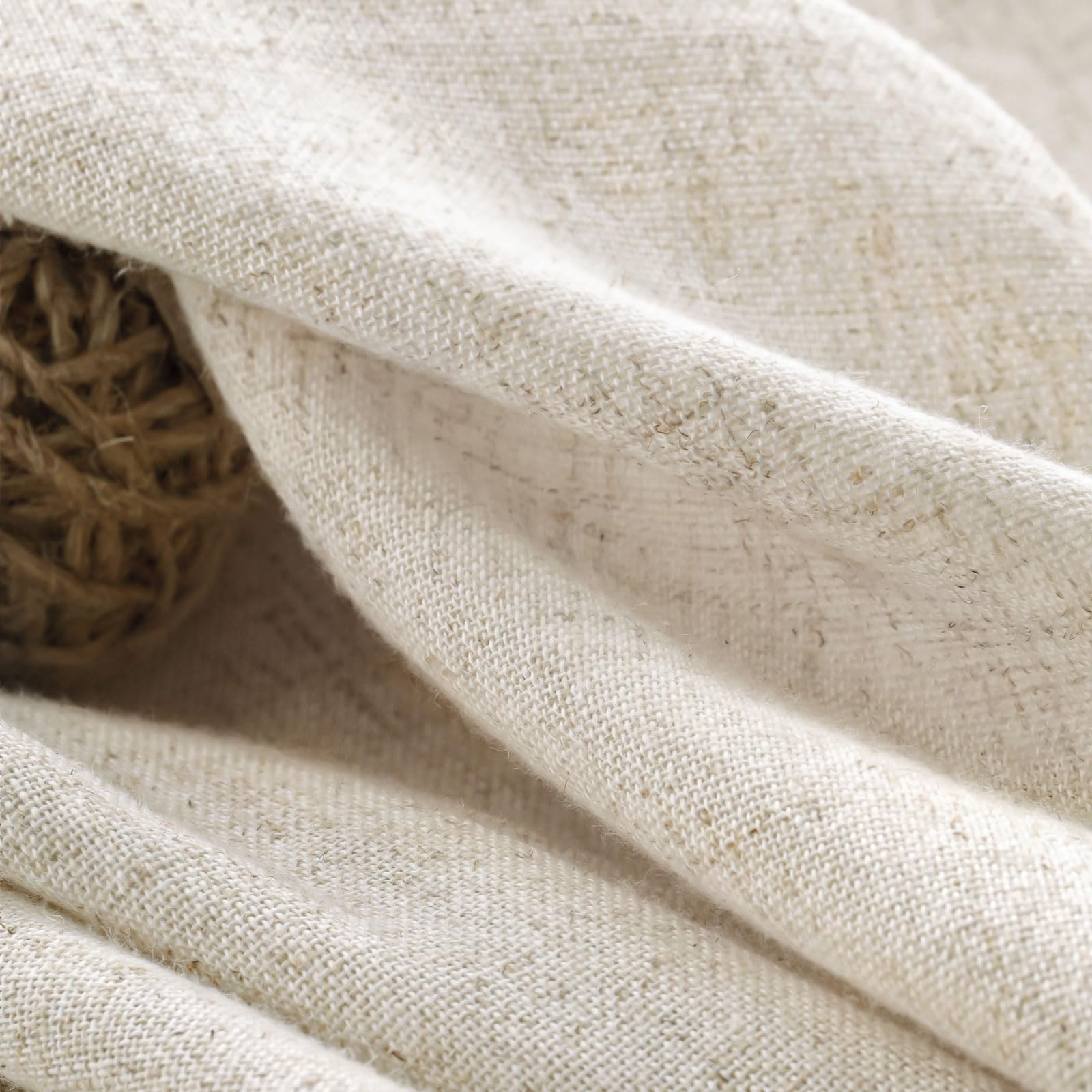 XOGUIBO easy-care fabric is machine washable for everyday convenience.
