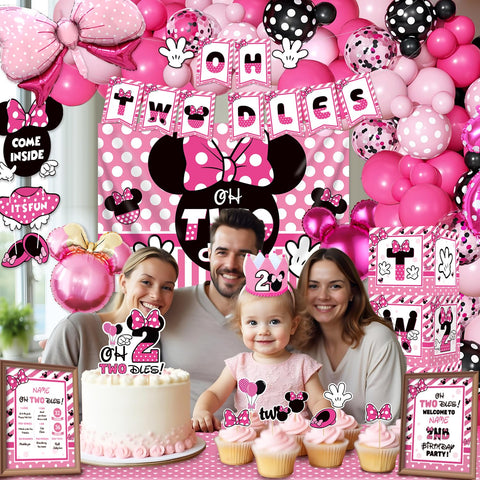 XSOOH Oh Twodles foil balloons in pink and gold add festive sparkle
