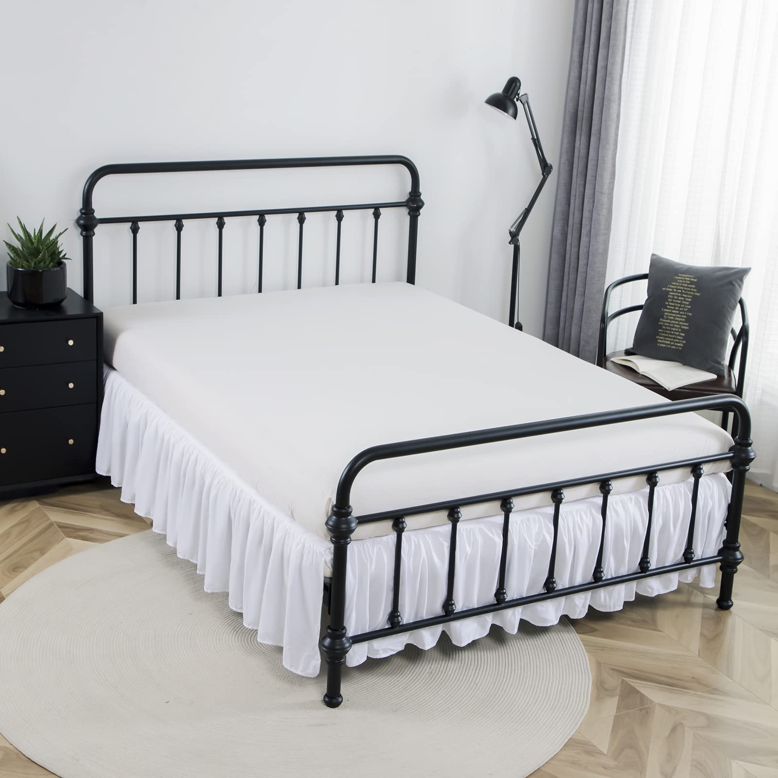 Xuan Dian bed skirt hides box spring and bed frame for a cleaner look.