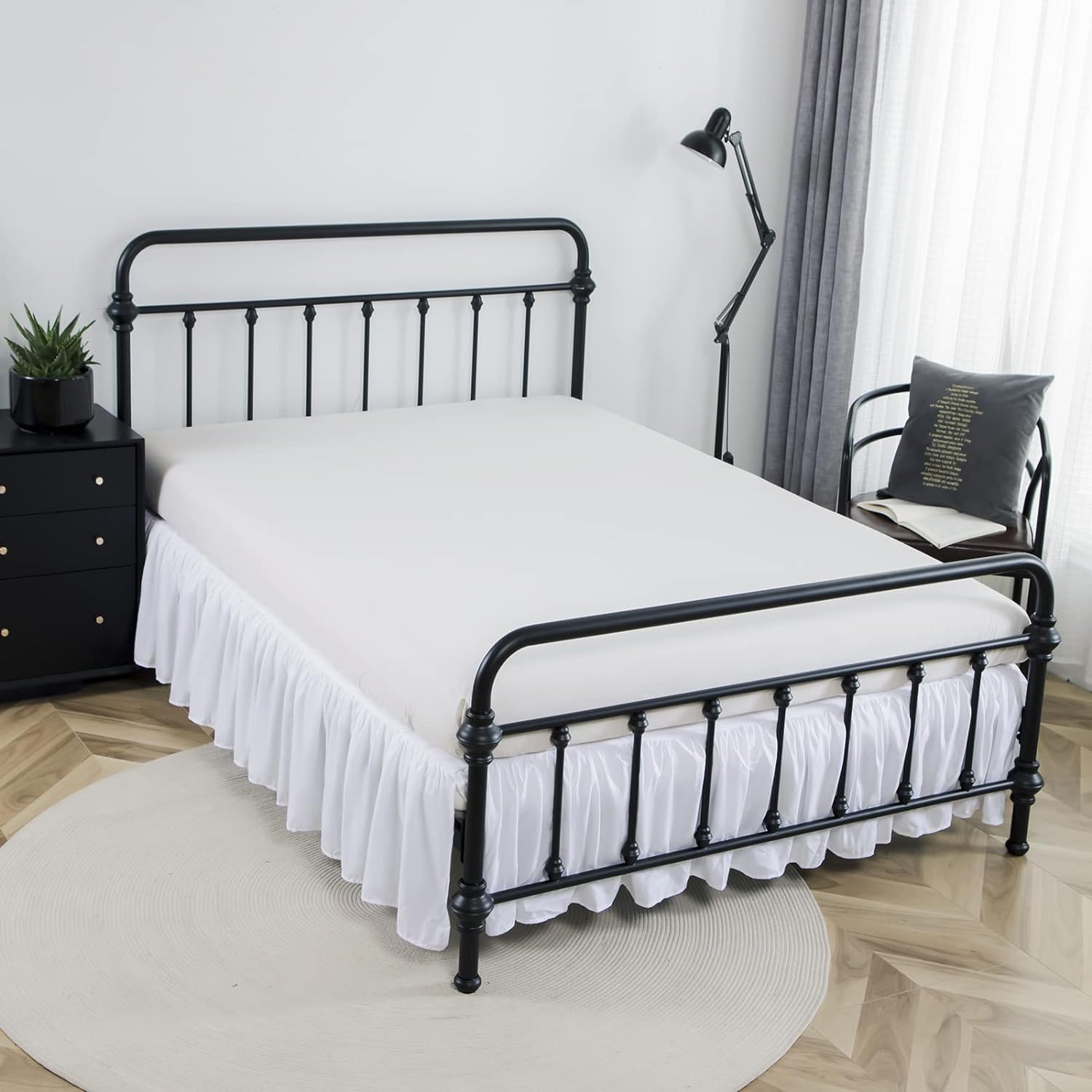 Xuan Dian bed skirt is easy to care with machine wash.