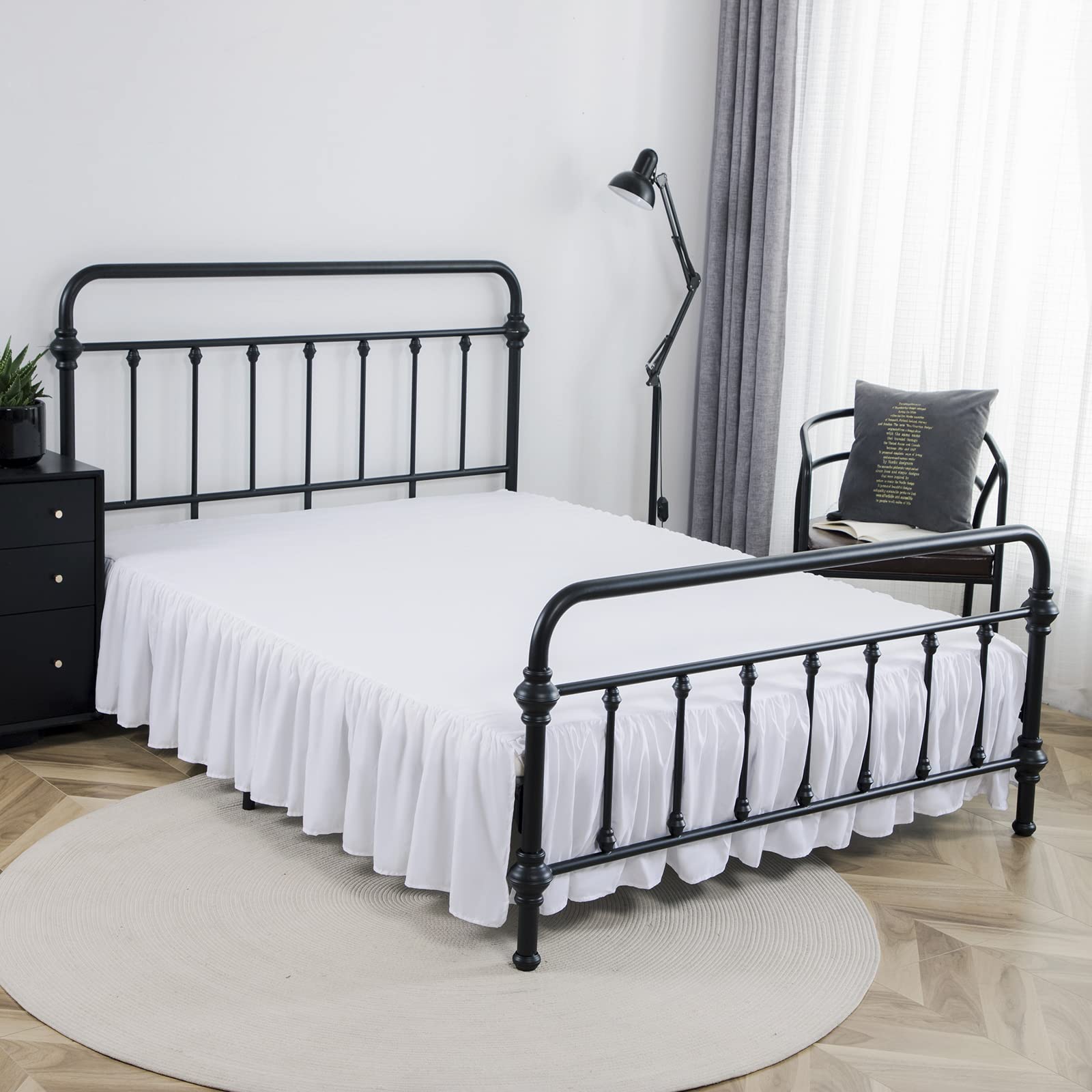 Xuan Dian bed skirt with split corners keeps fabric in place