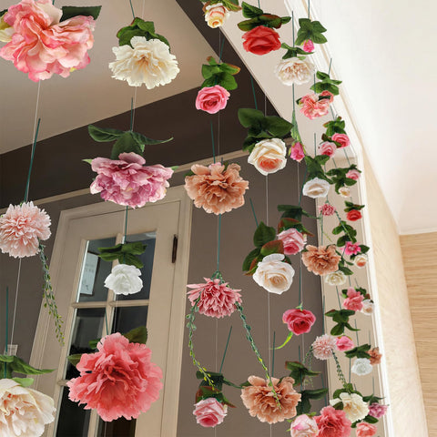 XunYee garland accenting welcome boards and aisles