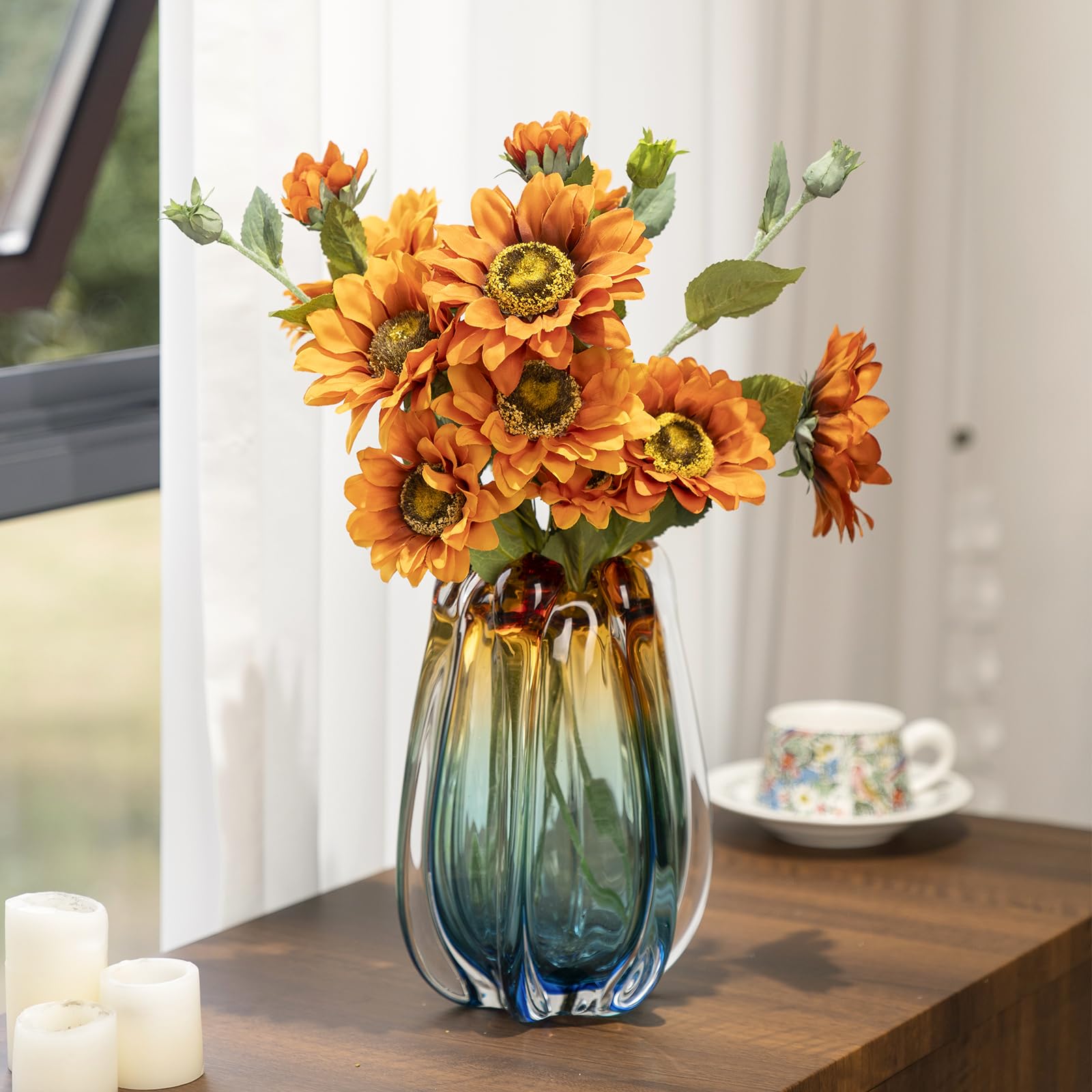 YACSNBF office desk vase, brings color to workspaces.