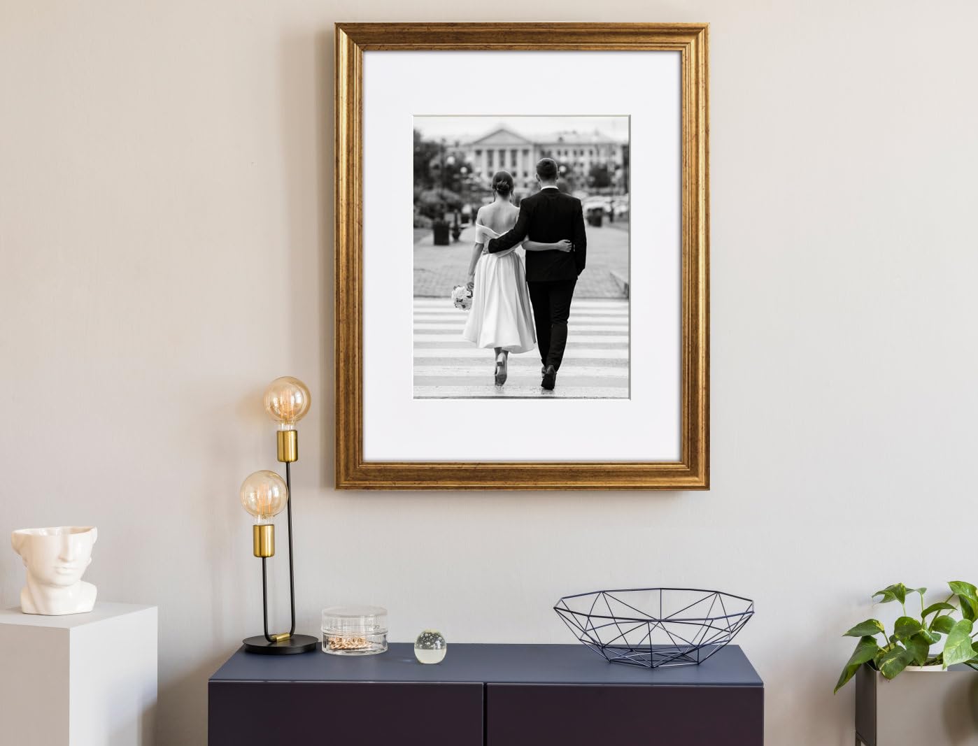 Yaetm portrait and landscape display options for flexible hanging