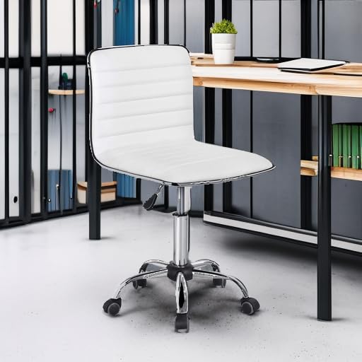 Yaheetech 360-degree swivel casters enable smooth movement.