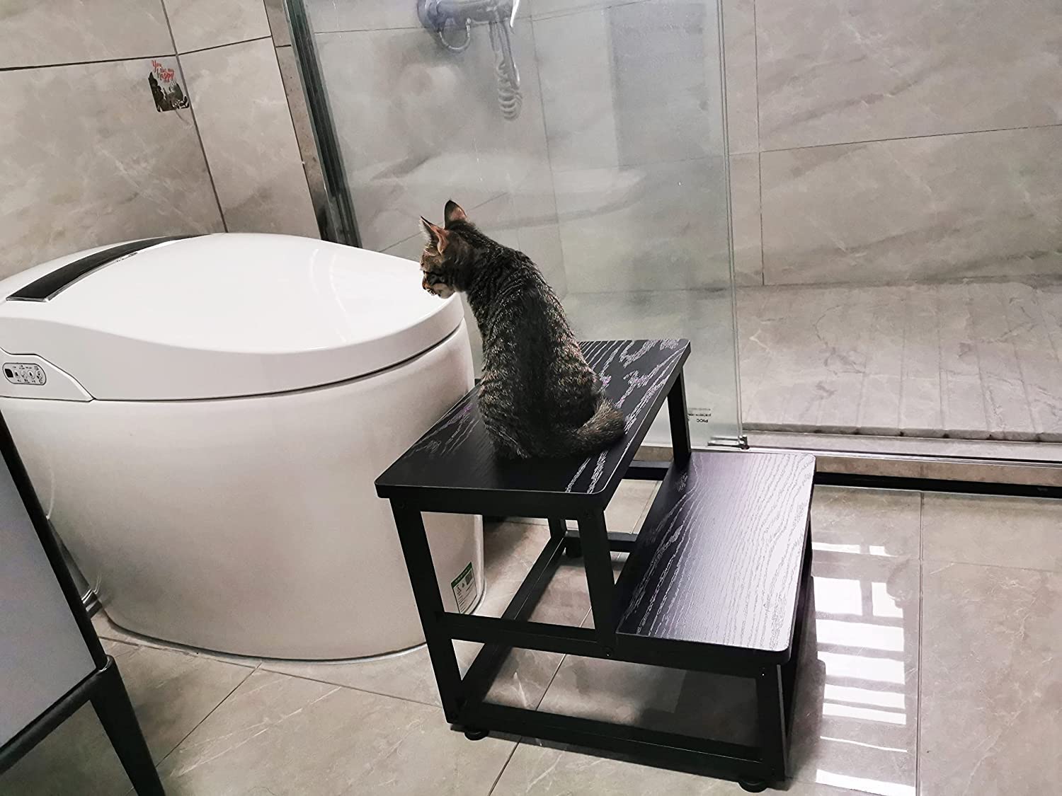 YAKANJ stool for bathroom use with stable daily tasks