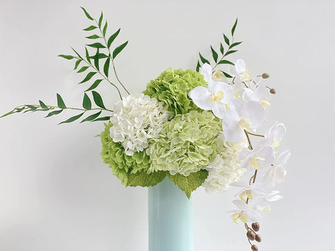 YalzoneMet latex-petal detail shows lifelike hydrangea texture.