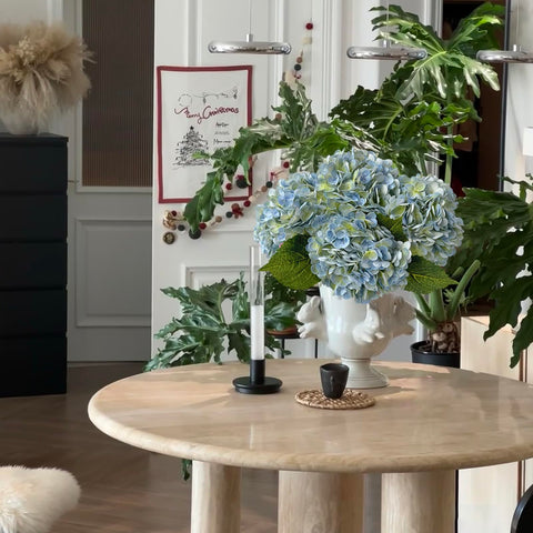 YalzoneMet vase not included, versatile decor across events