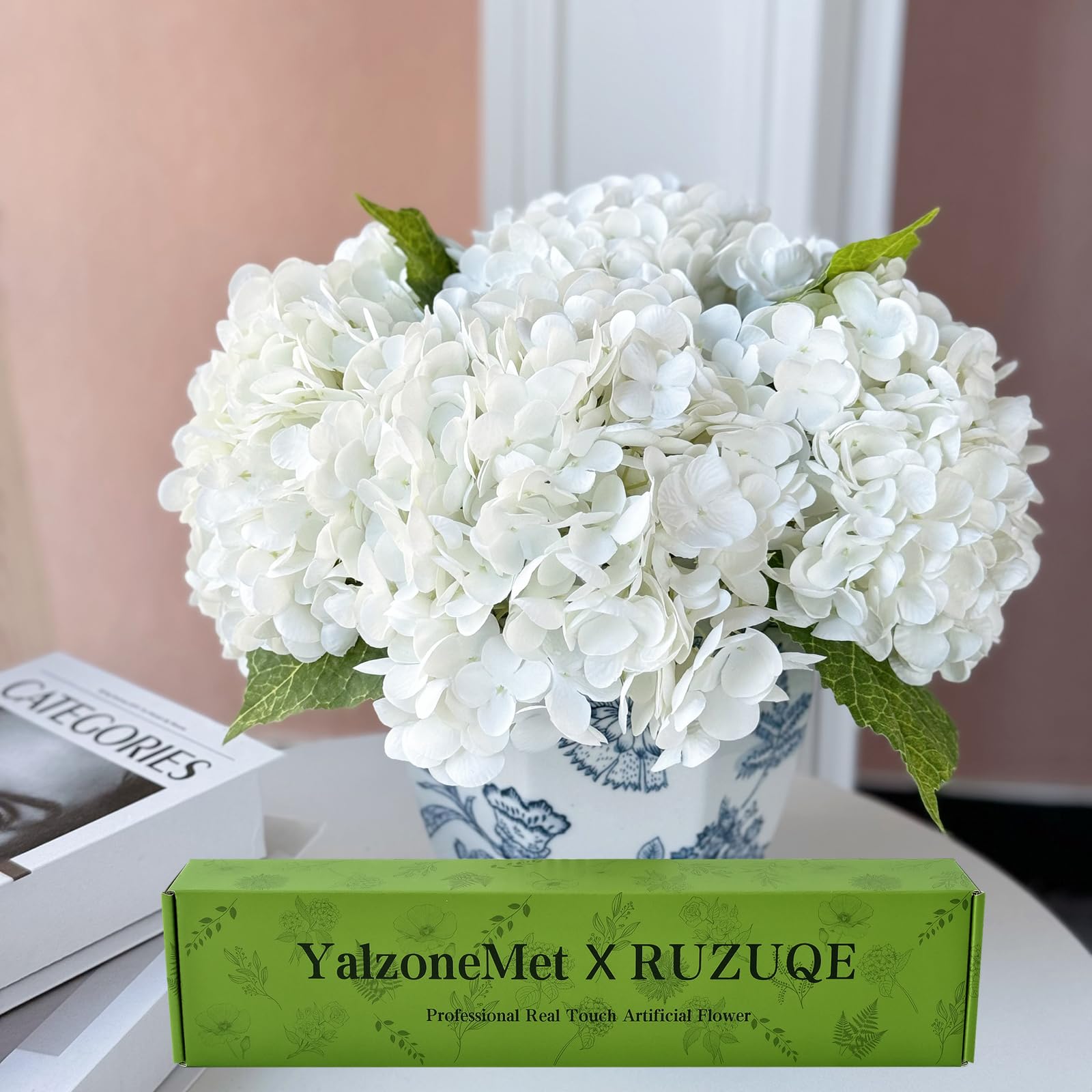 YalzoneMet RUZUQE white hydrangea head close-up for lush wedding décor