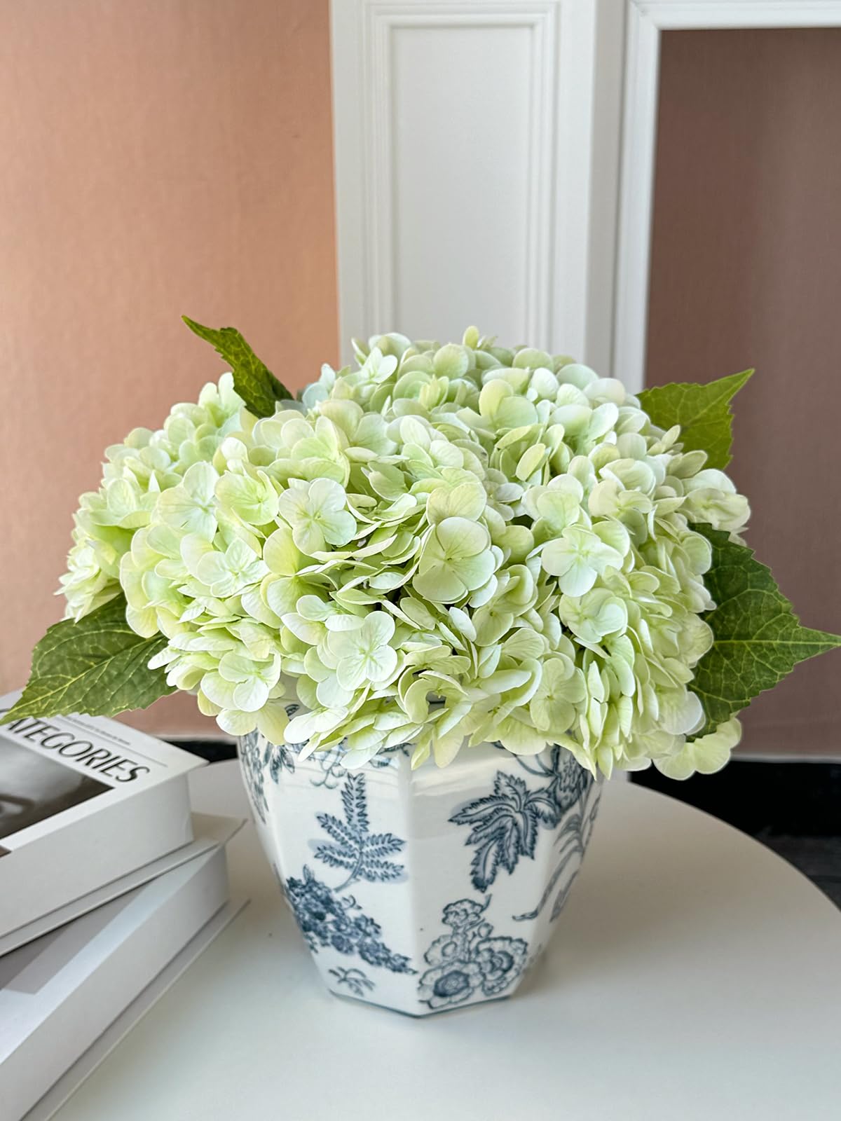 YalzoneMet RUZUQE stems are bendable for customizing arrangements