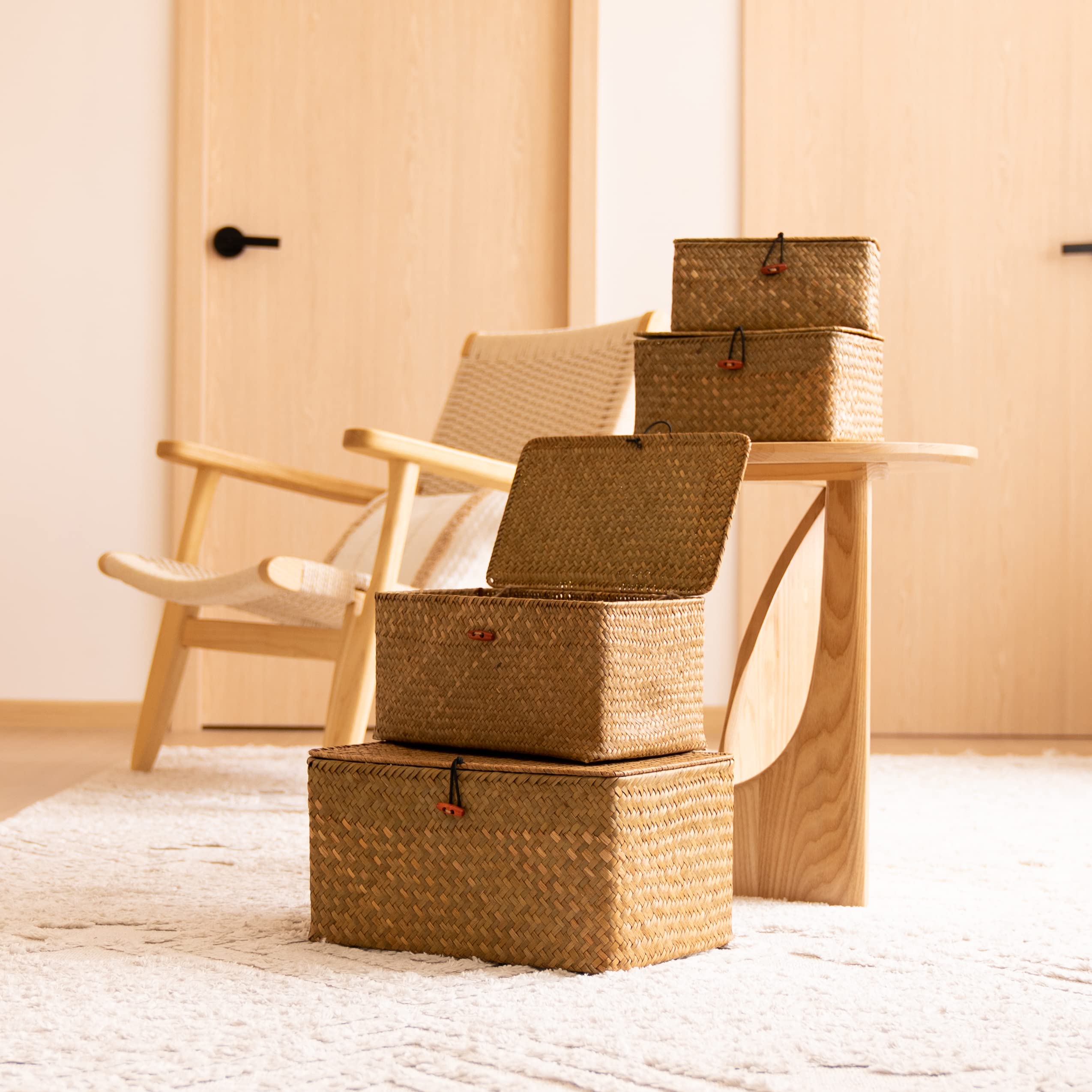 YANGQIHOME iron frame detail highlights durable construction and soft-touch.