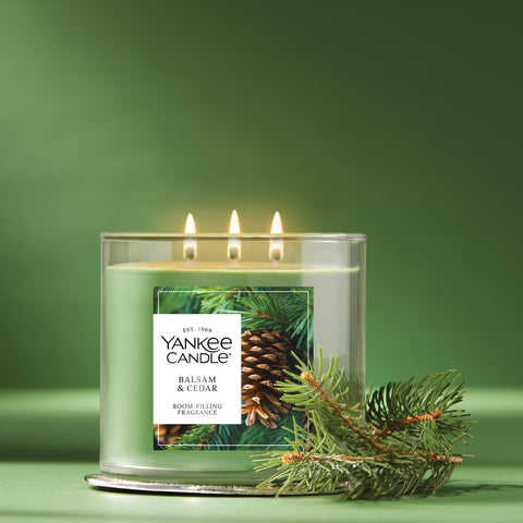 Cedar and balsam notes with amber base create cozy atmosphere.