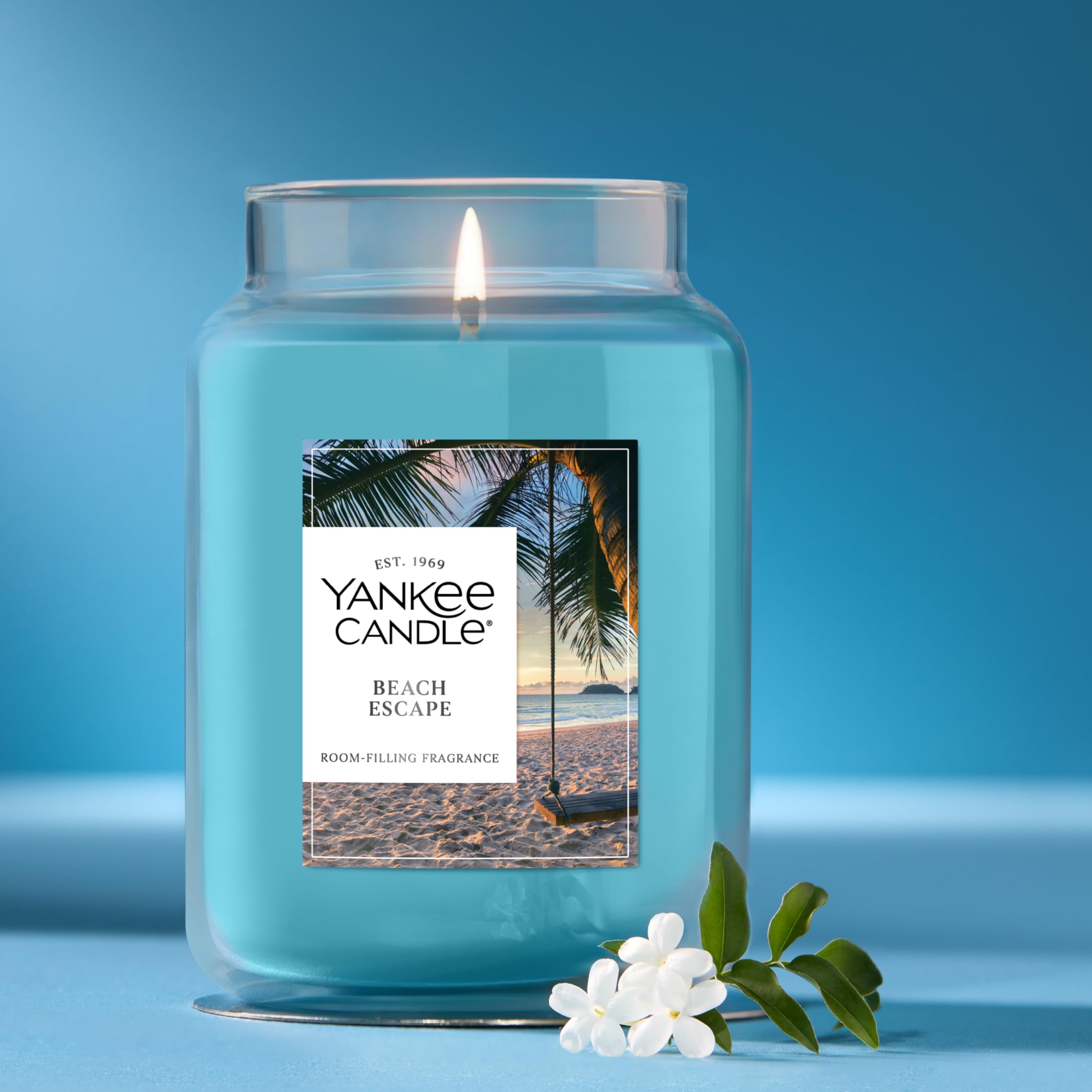 Wick close-up of Beach Escape showing natural-fiber wick for steady burn.