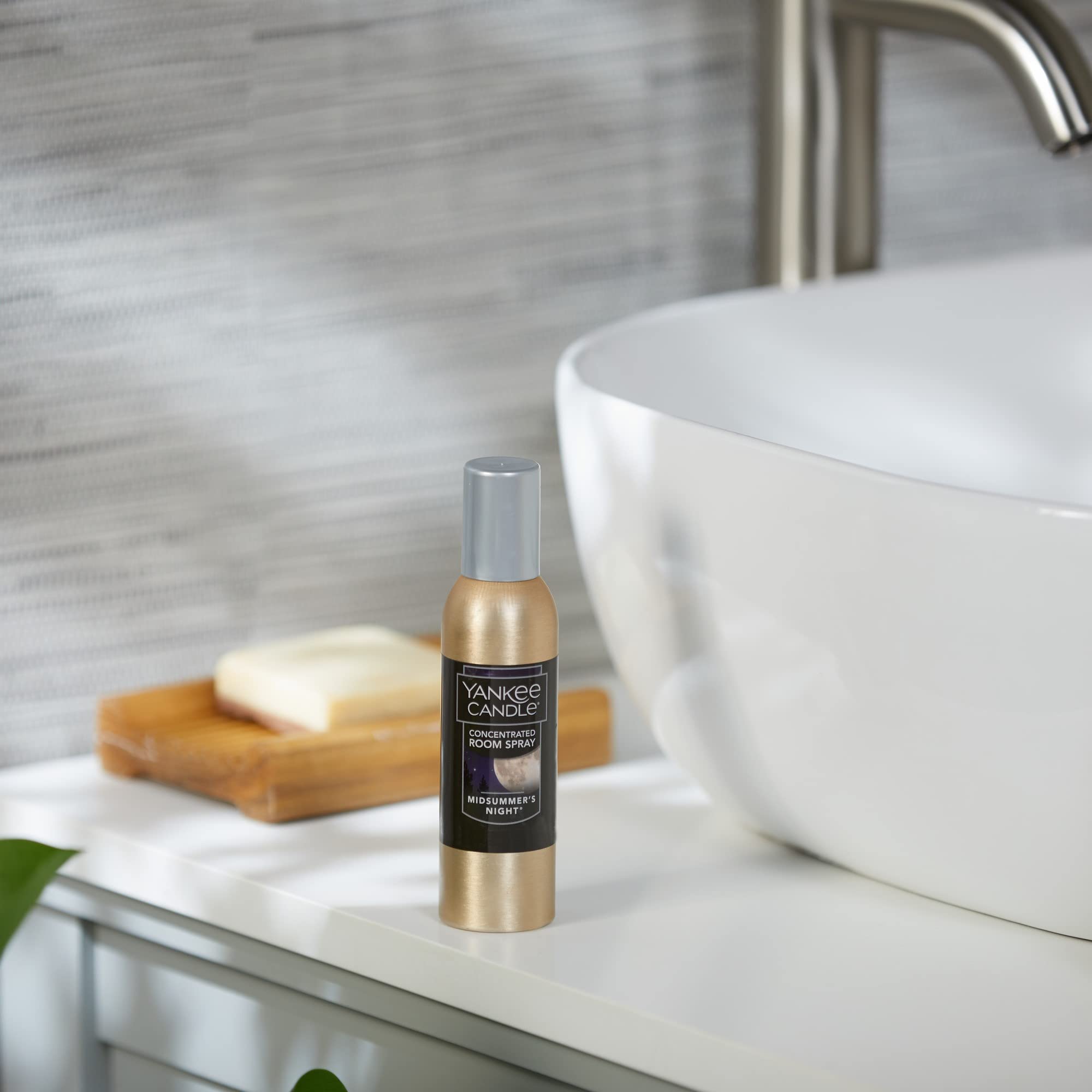 Yankee Candle concentrated room spray strong scent delivers true-to-life ambiance