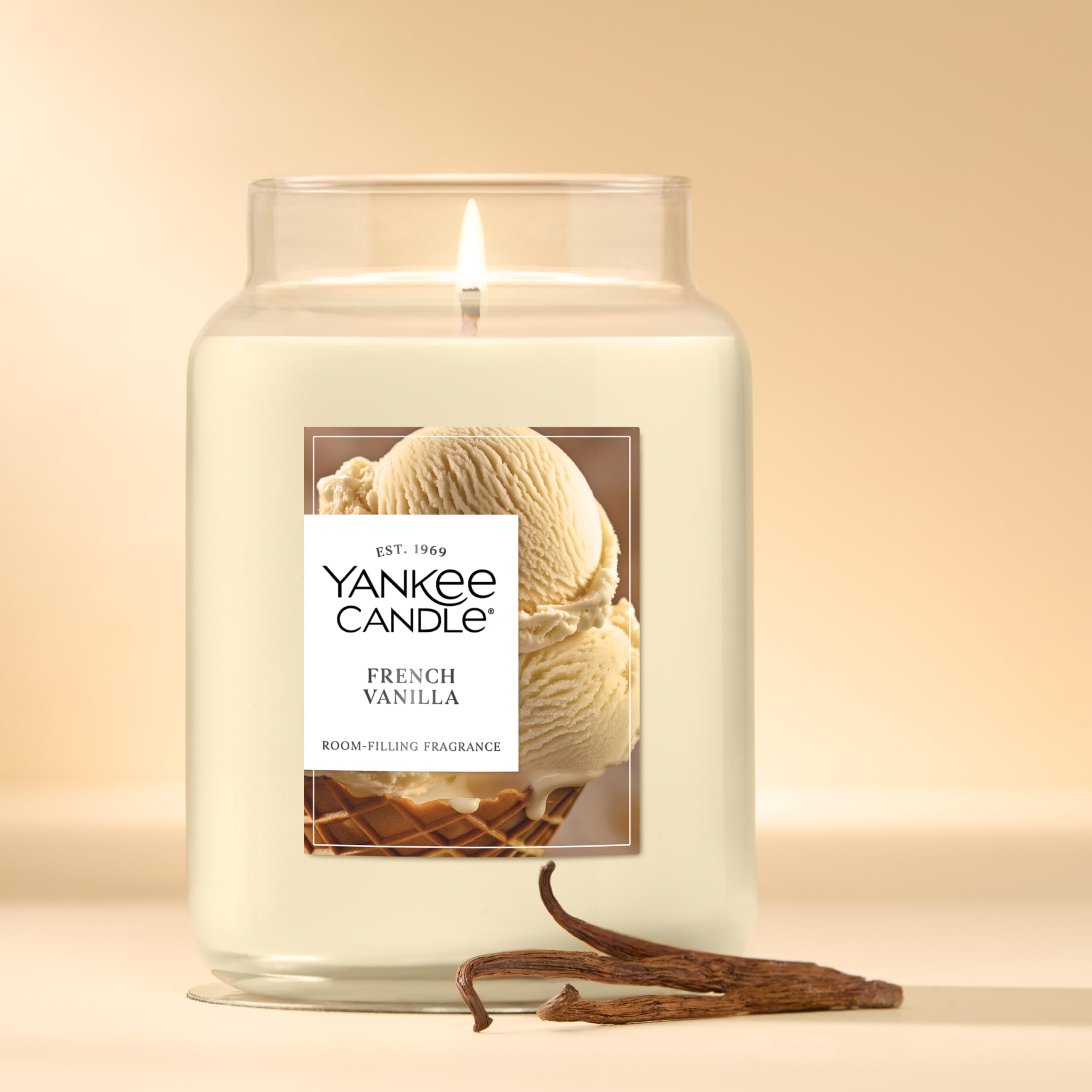 Yankee Candle wick detail demonstrates natural-fiber wick for optimal fragrance