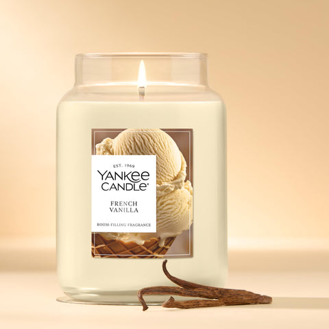 Yankee Candle wick detail demonstrates natural-fiber wick for optimal fragrance