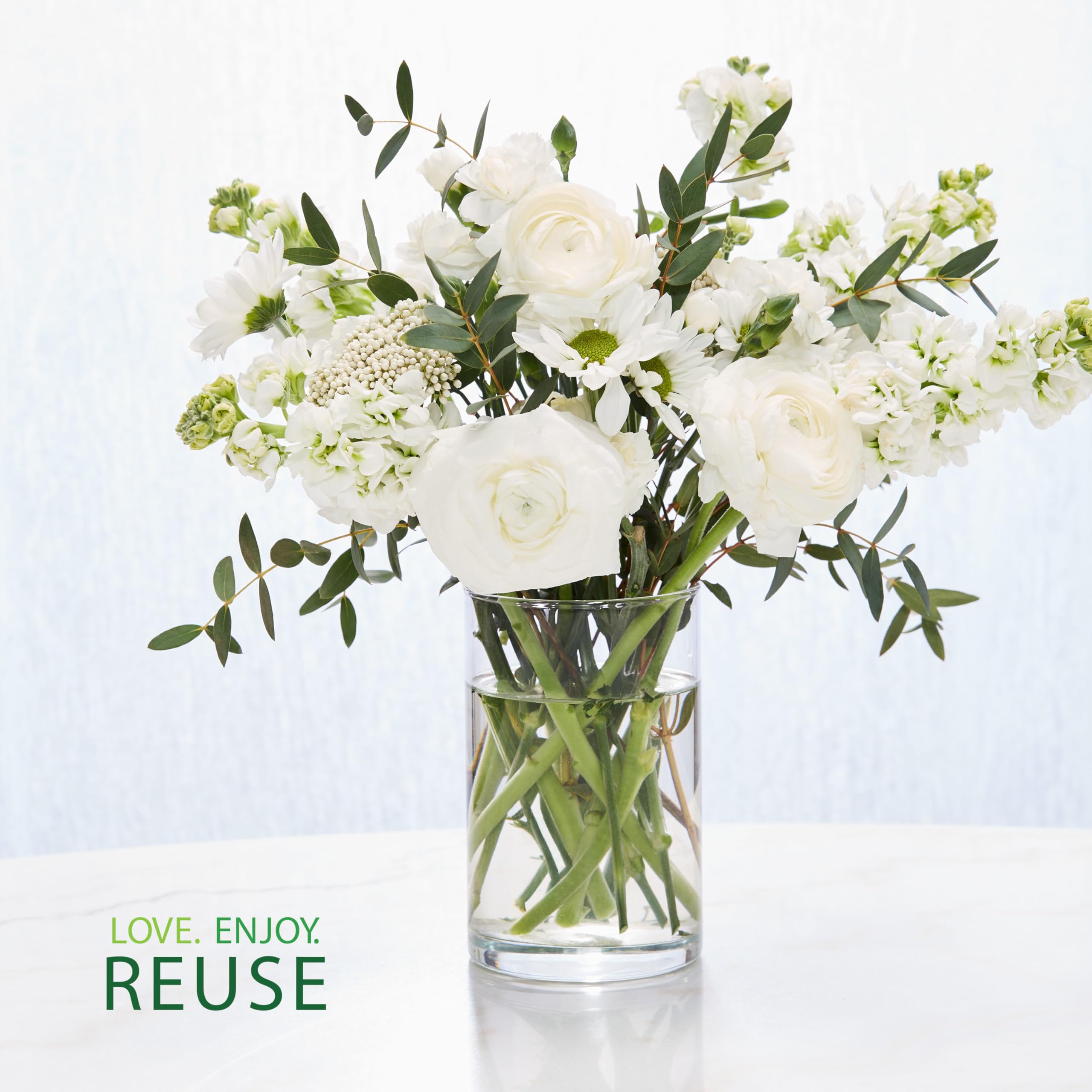 Room-filling fragrance from Yankee Candle Large Tumbler in a living space