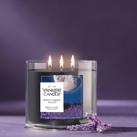 Yankee Candle Mid Summer's Night lid protects wax from dust.