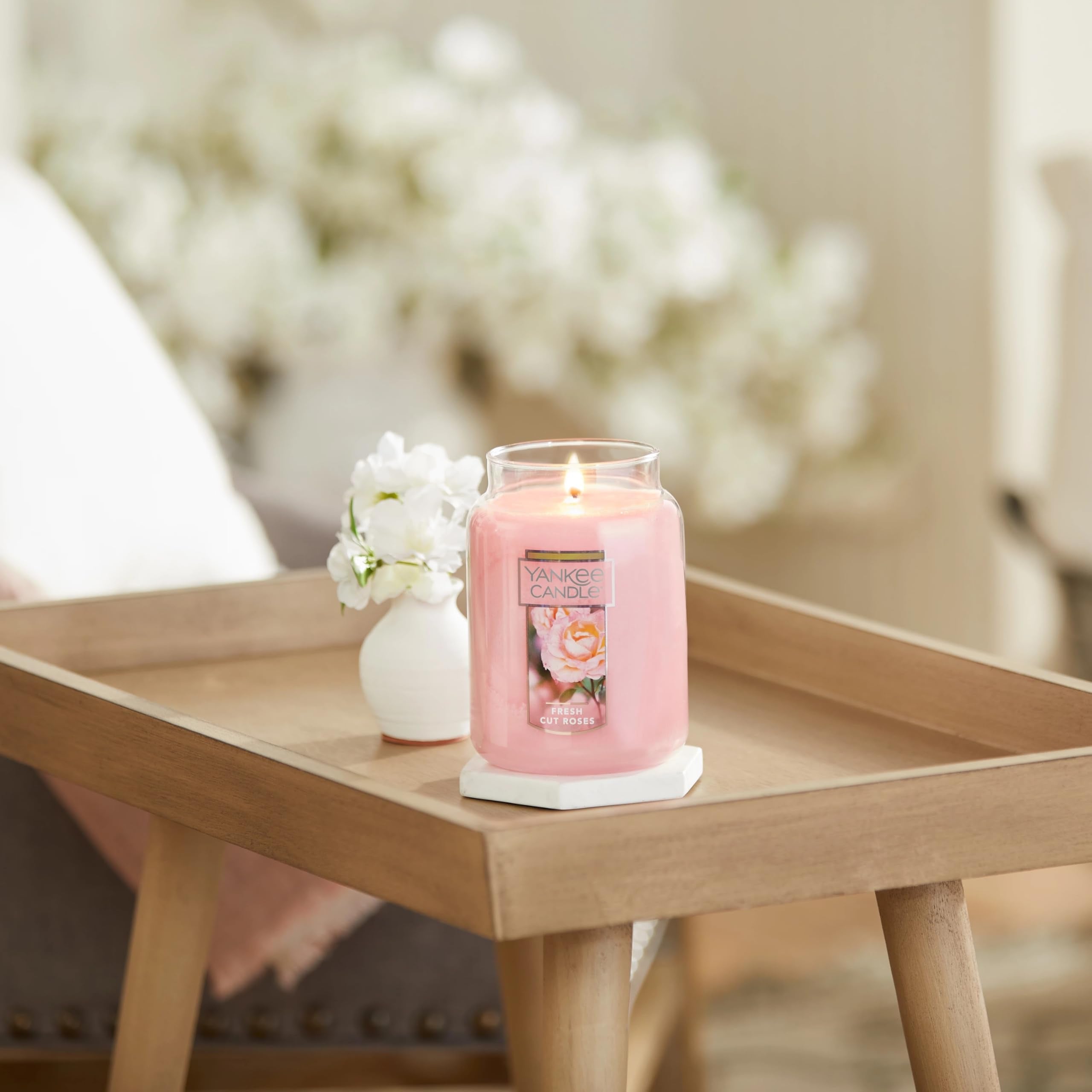 Yankee Candle Fresh Cut Roses natural fiber wick close-up promotes steady burn.