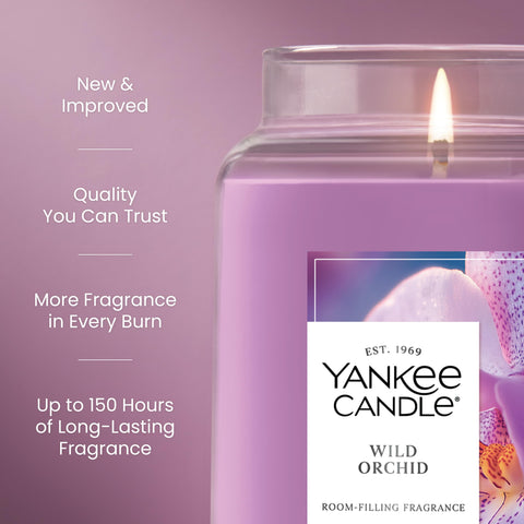 Yankee Candle natural-fiber wick visible for even fragrance release.