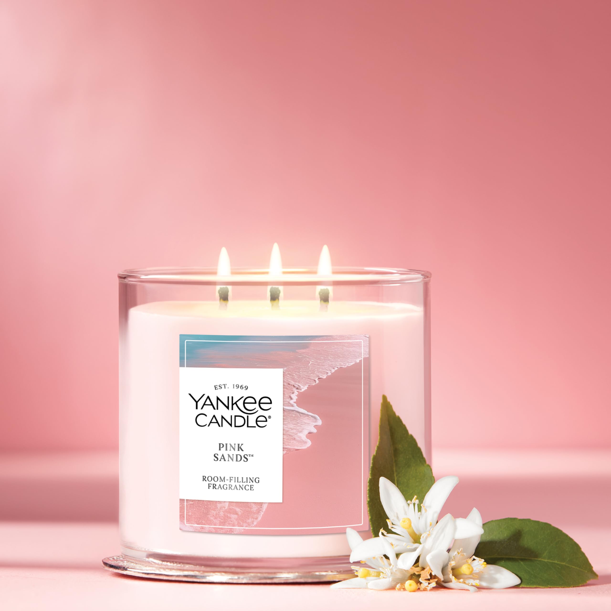 Yankee Candle Pink Sands lid protects wax between burns