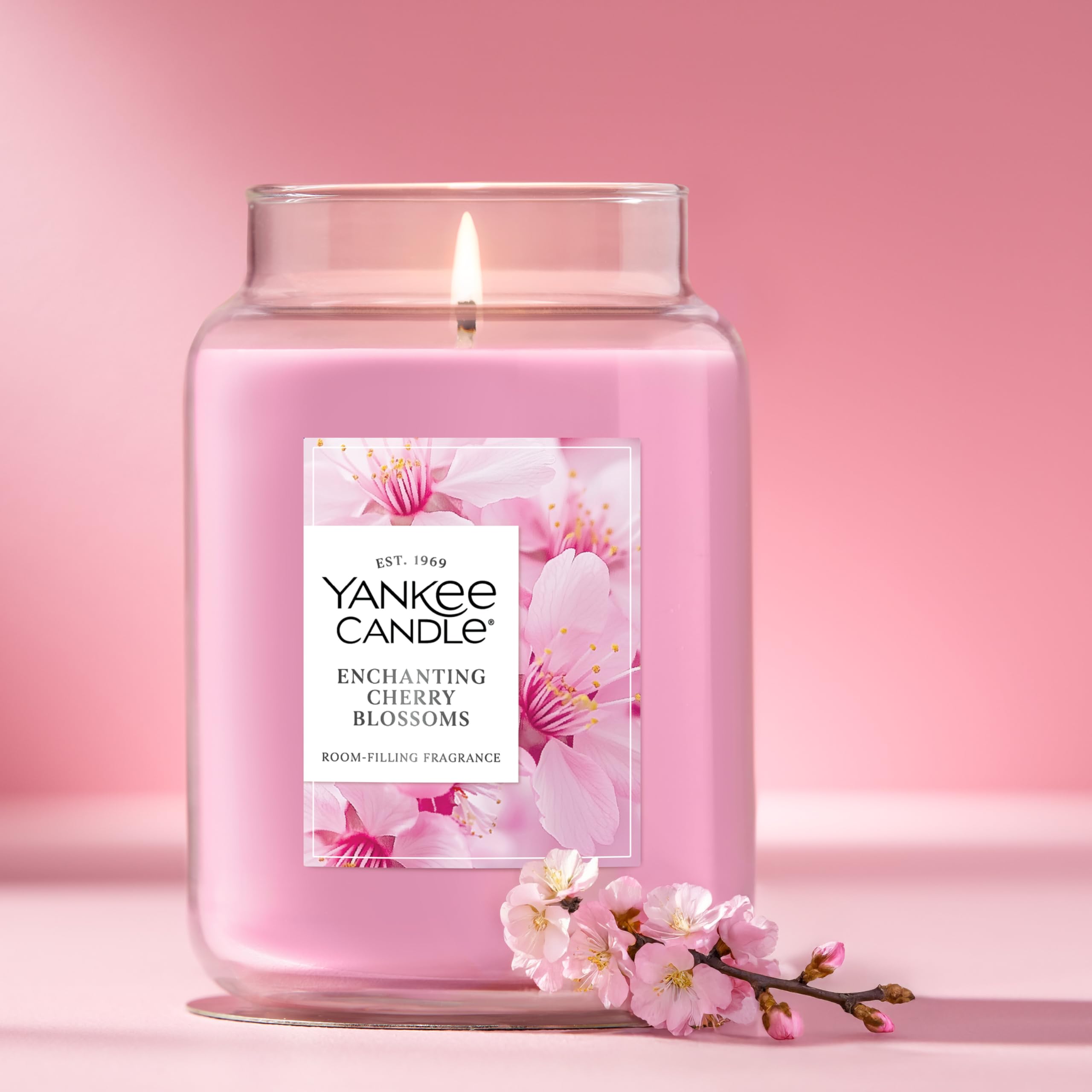 Creamy gourmand base adds warmth to the spring scent.