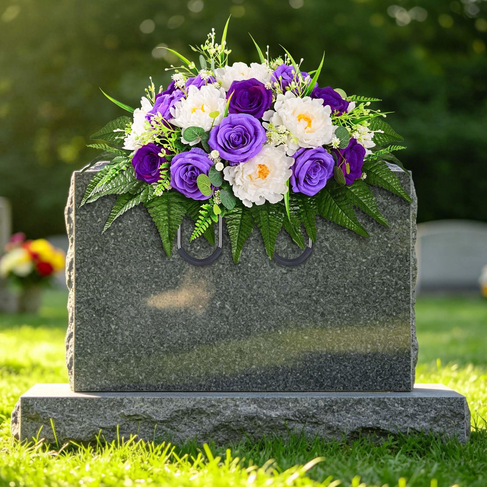 Yastouay headstone saddle outdoor-ready design withstands seasonal weather.
