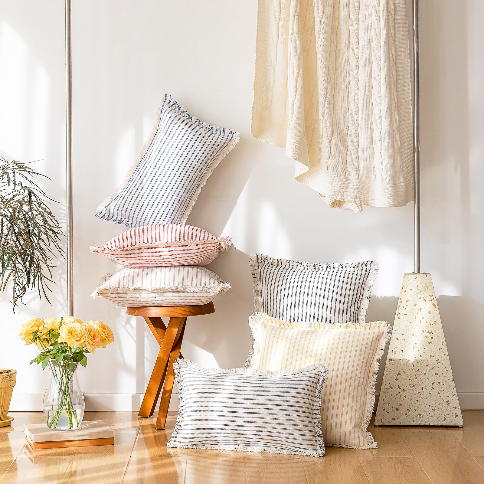 YEENAASY set of 2 cushions offers cohesive styling for couch or bed