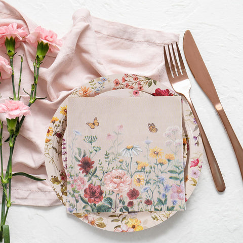 YIDAKO vivid floral design boosts table decor without mess.