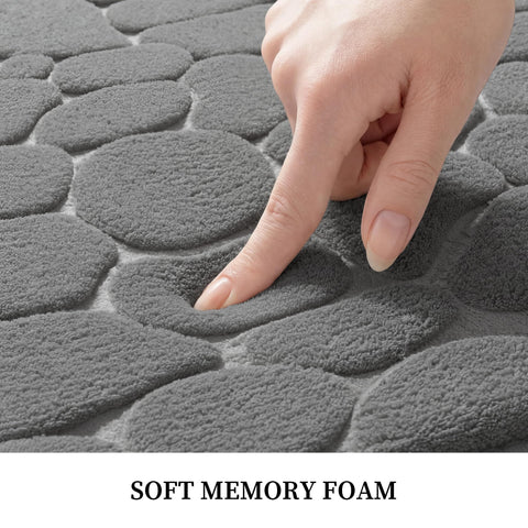 YIHOUSE absorbent bath mat captures moisture quickly to keep feet dry