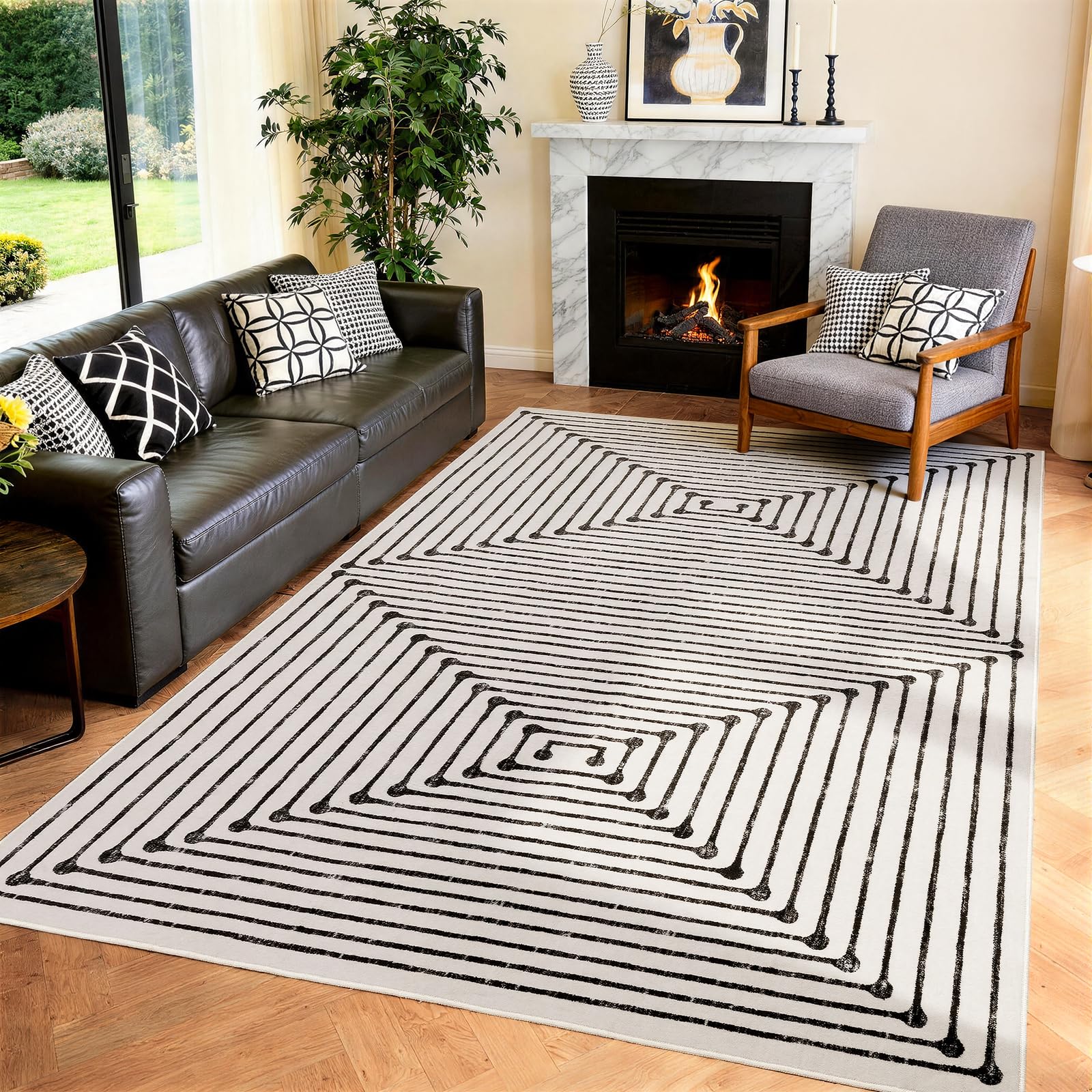 YIHOUSE low-pile design enables easy vacuuming
