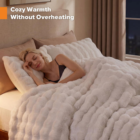 YIKUSH comforter stays fluffy after washing to maintain loft