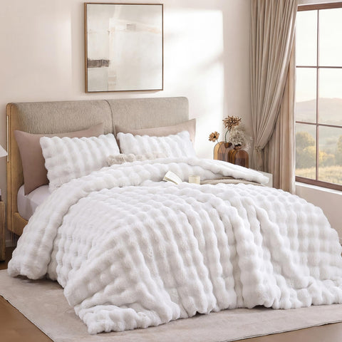 YIKUSH white comforter set elevates year-round coziness
