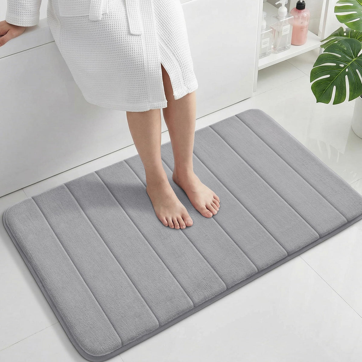 Yimobra bath mat 36x24 gray top view shows plush softness and quick-dry feature