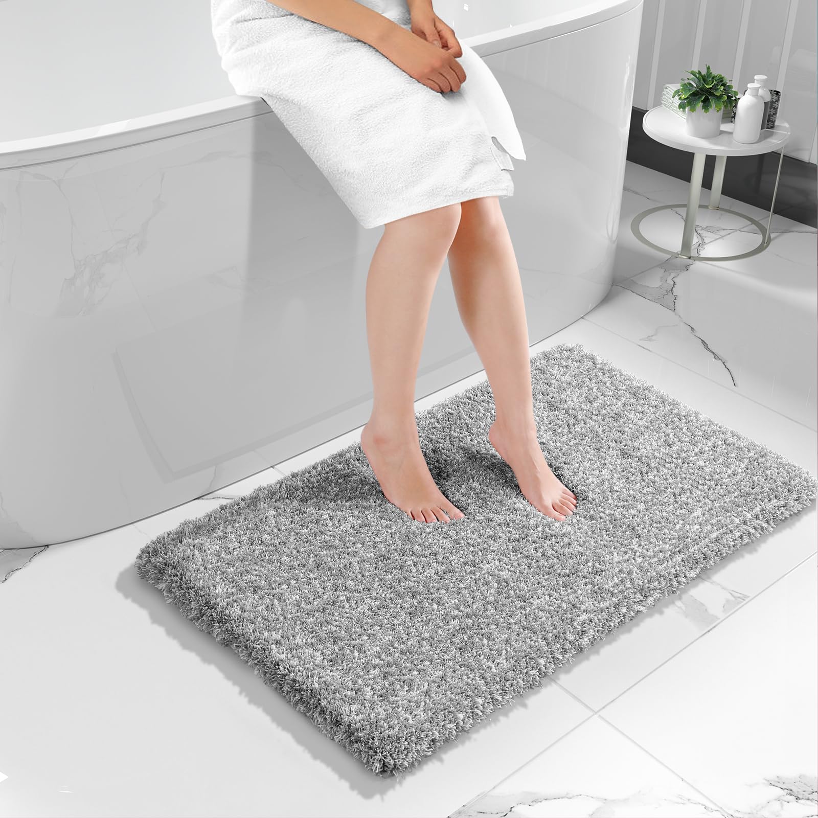 Yimobra Luxury Bath Rug front view shows plush fibers for a cozy bathroom floor