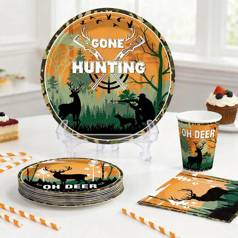 Yingoto oh-deer 7-inch plate with festive wildlife design for kid-friendly dining.
