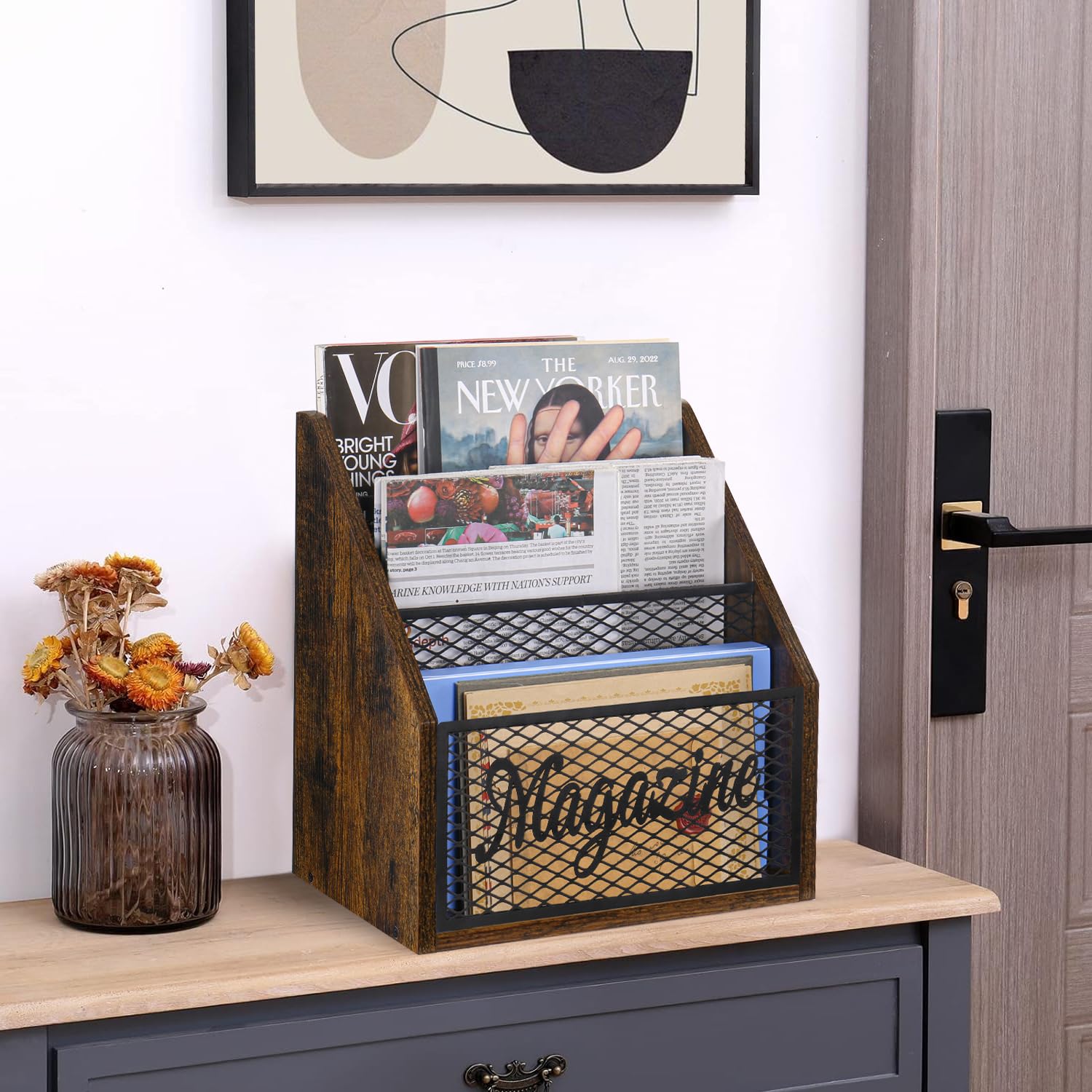 YINMIT Sloped compartments offering ergonomic access for quick magazine retrieval