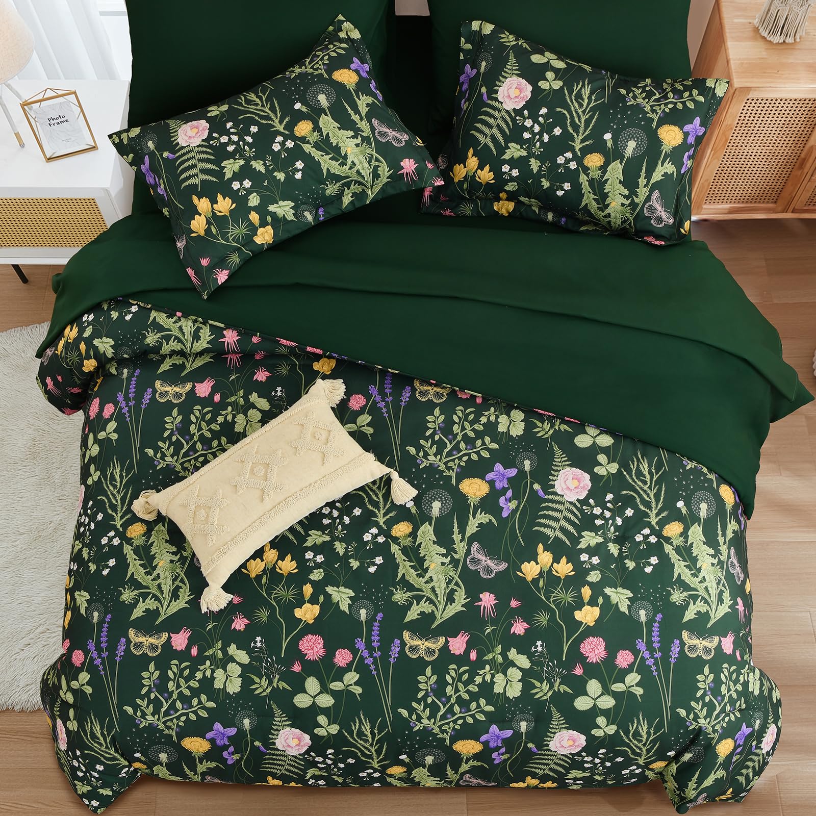 Close-up of Yiran queen comforter Side B solid color for versatile look