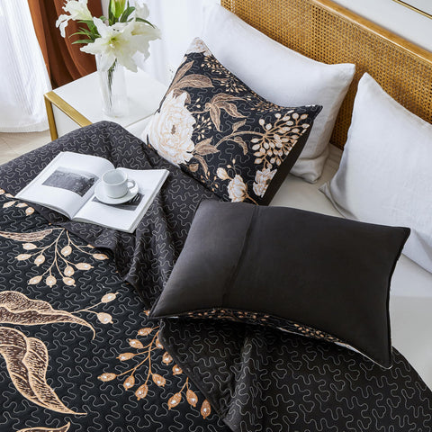 Yogeneg king-size quilt set white gold floral pattern detail adds elegant focal point.