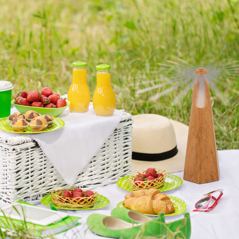 Yoiemivy USB powered fly fan suitable for dining and picnics.