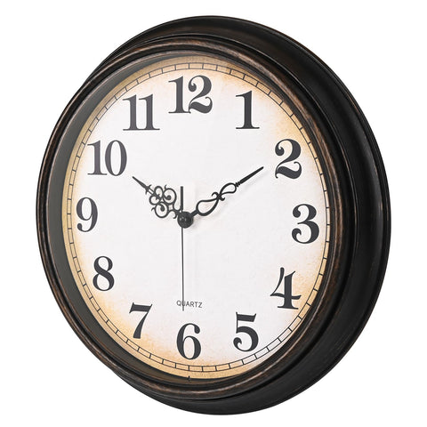 Yoiolclc versatile clock fits homes, classrooms, and offices.