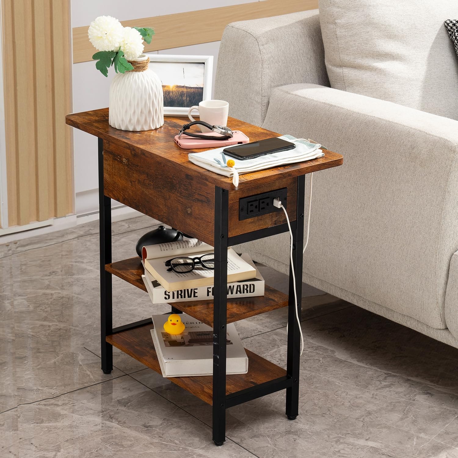 Yoobure cable‑friendly outlets and a 6.5 ft cord keep cords organized.