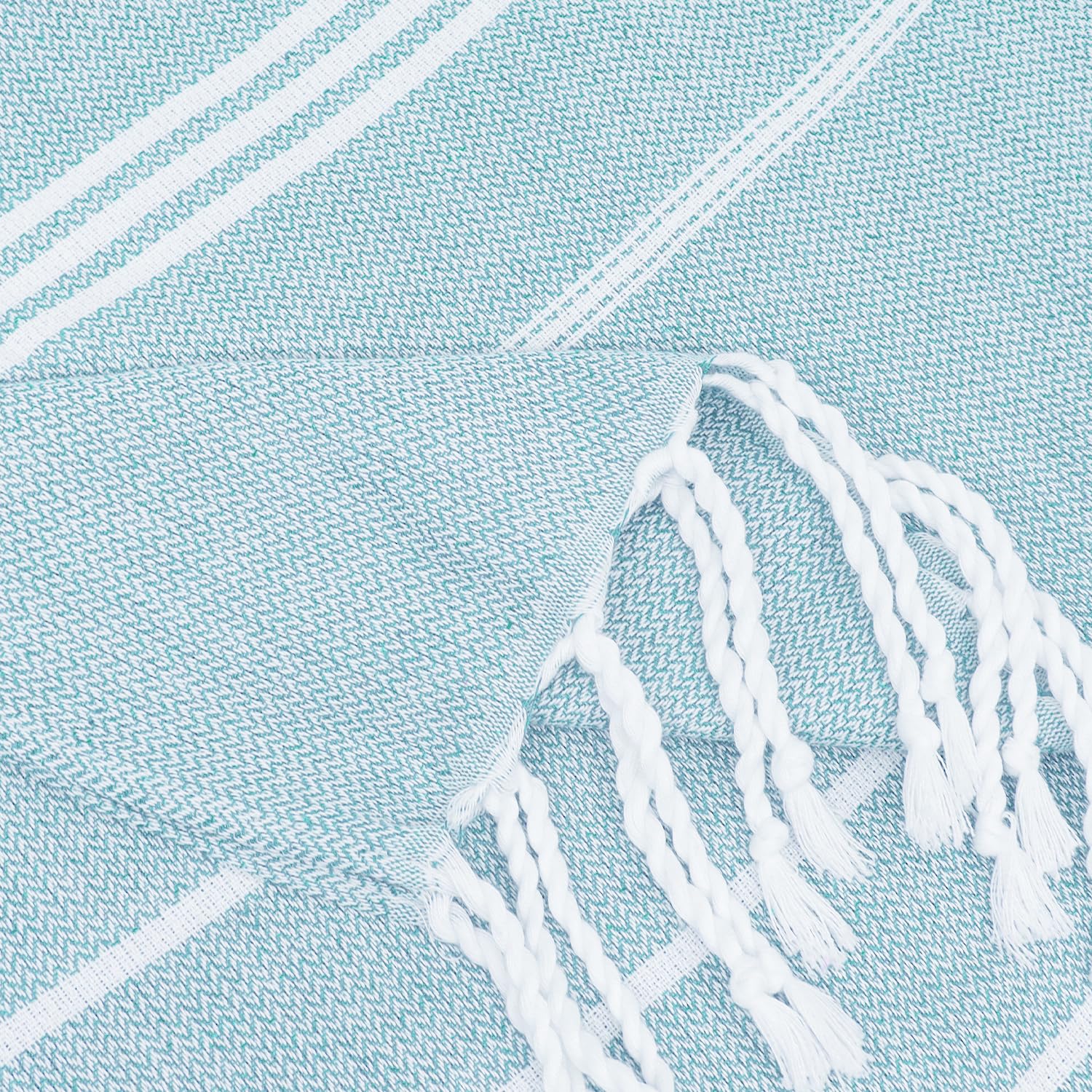 YSYJ Turkish Beach Towel 36x71 blue, high-absorbent fabric dries quickly after swimming.
