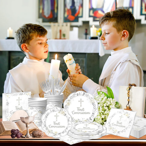 YTGUVBK first communion dessert plates highlight an elegant theme