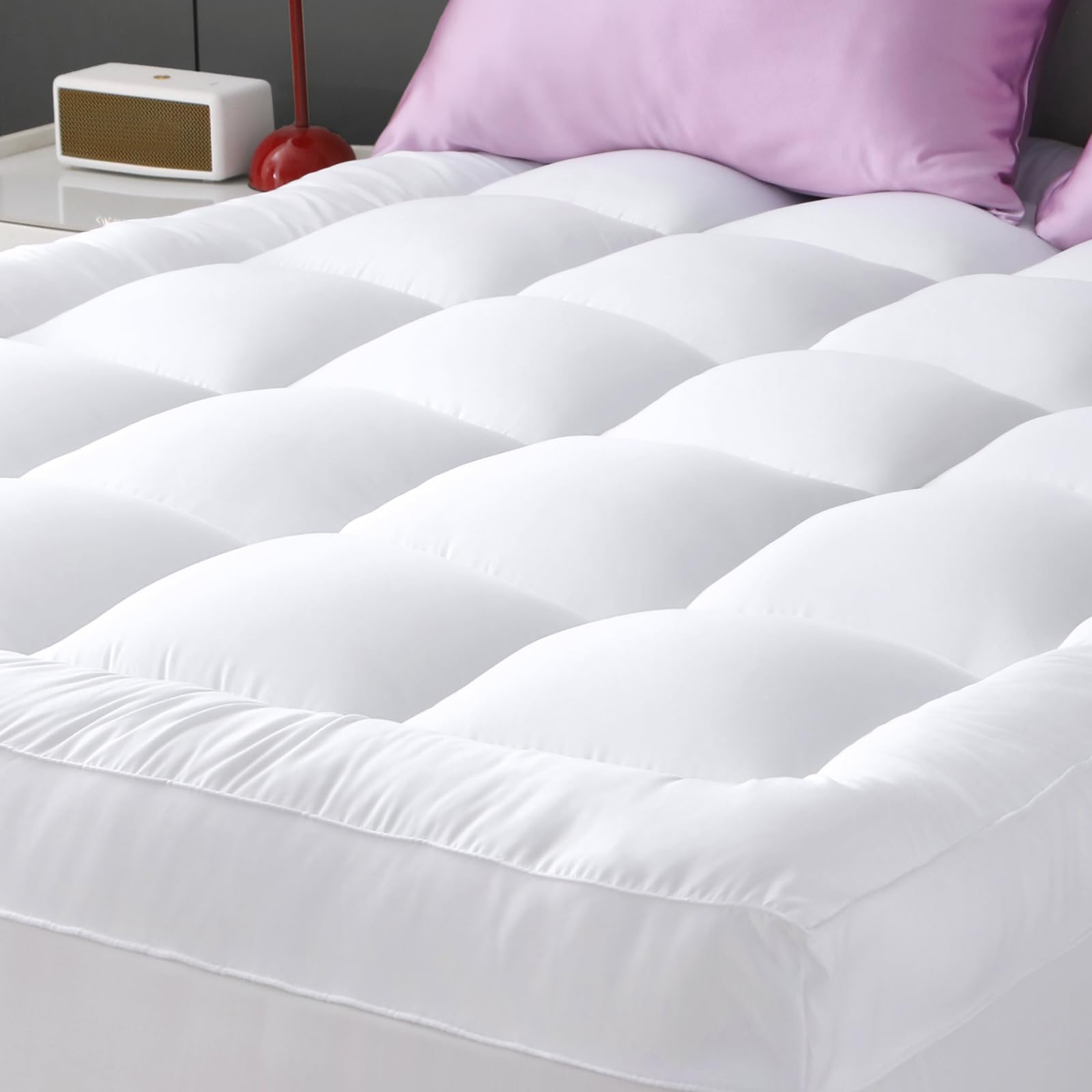 YUGYVOB full-size mattress pad general top view for enhanced comfort