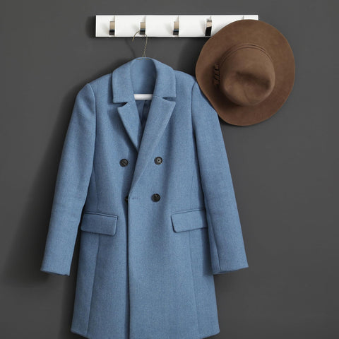 Yuntau adhesive edge design prevents garments from slipping during storage