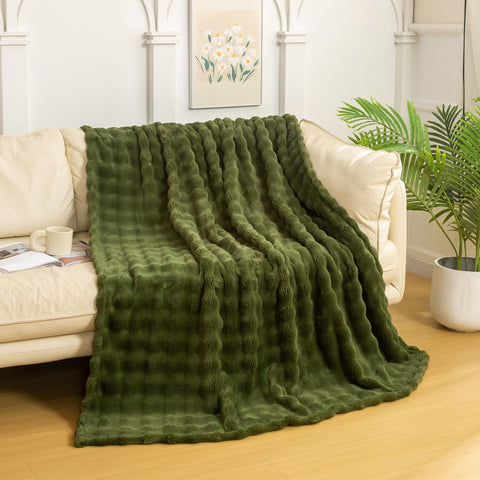YUSOKI Luxury 3D Bubble Light blanket close-up showing plush texture and olive green color.